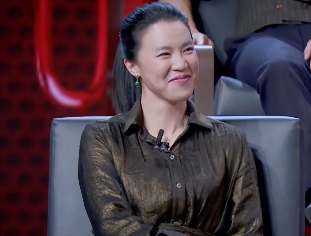 李晓芬也急忙说道：我觉得叶辰哥哥说的有道理，李阿姨节俭了一辈子，请她去五星级酒店吃饭，她肯定不适应。